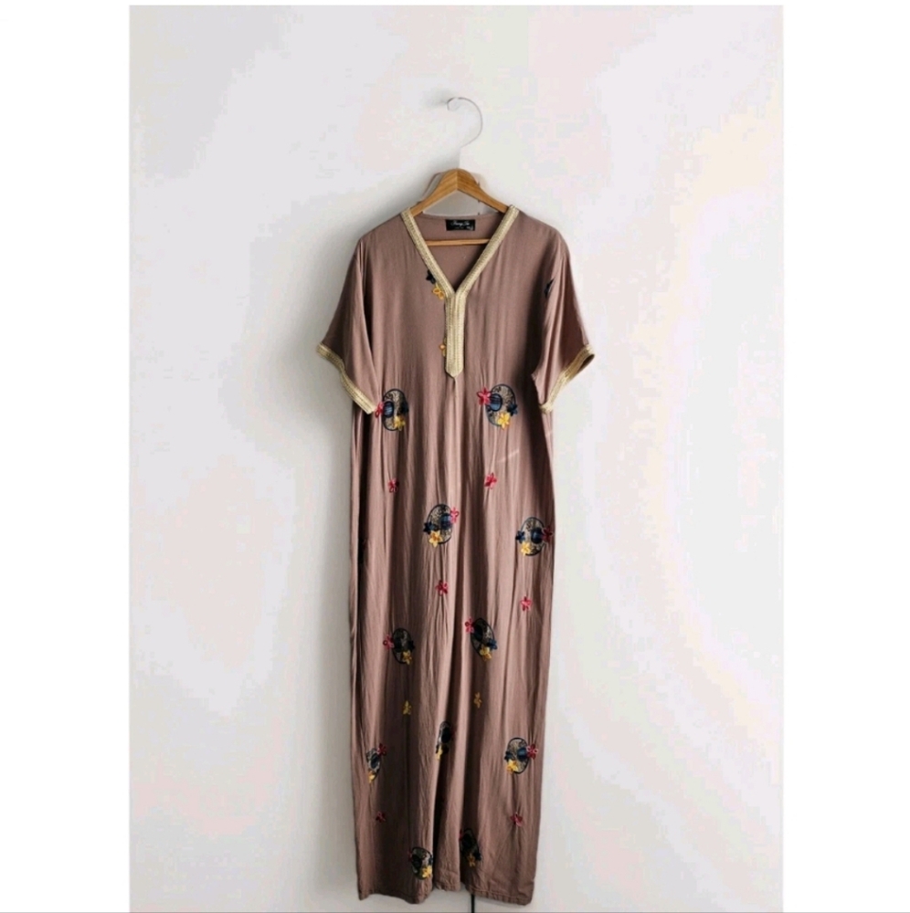 Dubai Women Abaya Dress Kaftan Robe Size XXL Beige Embroidery V-neck Full Length